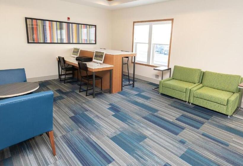 בית מלון כפרי Holiday Inn Express & Suites Iron Mountain, An Ihg