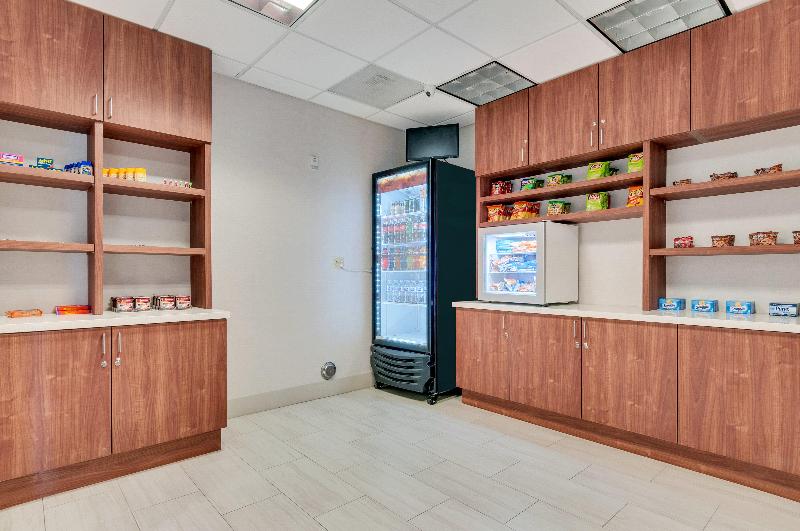 Holiday Inn Express Hotel & Suites Lake Elsinore, An Ihg