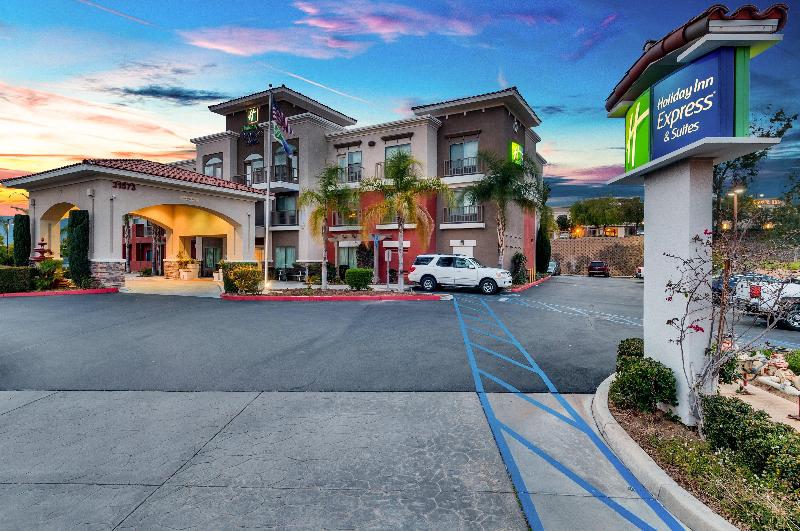 Holiday Inn Express Hotel & Suites Lake Elsinore, An Ihg