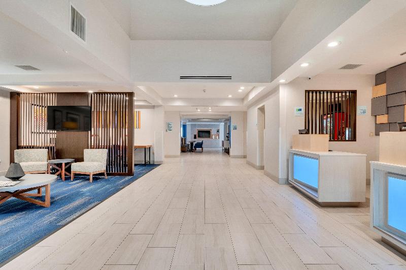 Holiday Inn Express Hotel & Suites Lake Elsinore, An Ihg