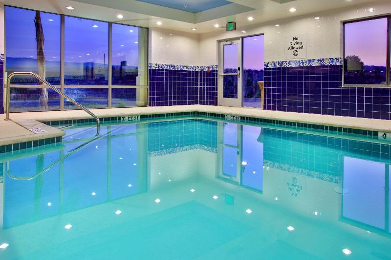 Holiday Inn Express Hotel & Suites Lake Elsinore, An Ihg