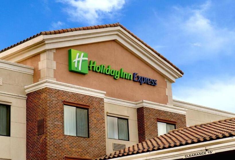 Holiday Inn Express Hotel & Suites Lincoln By Ihg