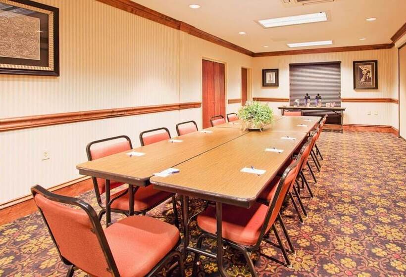 Holiday Inn Express Hotel & Suites Lucedale, An Ihg