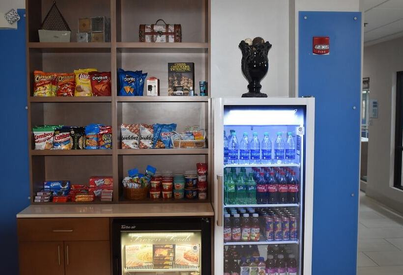 Holiday Inn Express Hotel & Suites Mcpherson, An Ihg