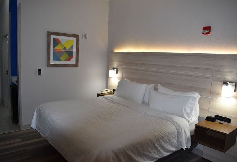 Holiday Inn Express Hotel & Suites Mcpherson, An Ihg