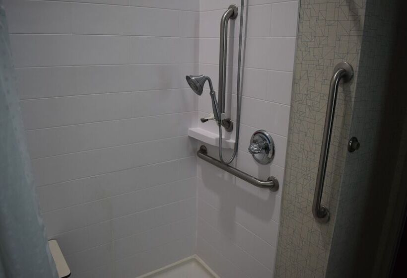 Holiday Inn Express Hotel & Suites Mcpherson, An Ihg