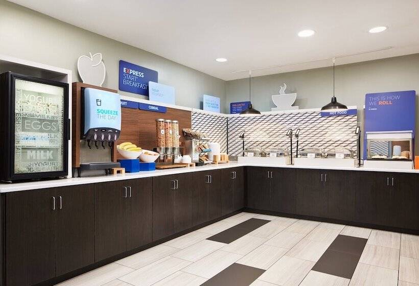 Holiday Inn Express Hotel & Suites Panama City Tyndall By Ihg