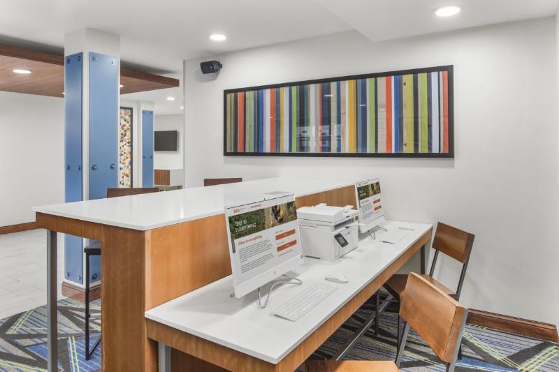 فندق Holiday Inn Express & Suites Pembroke Pines Sheridan St, An Ihg