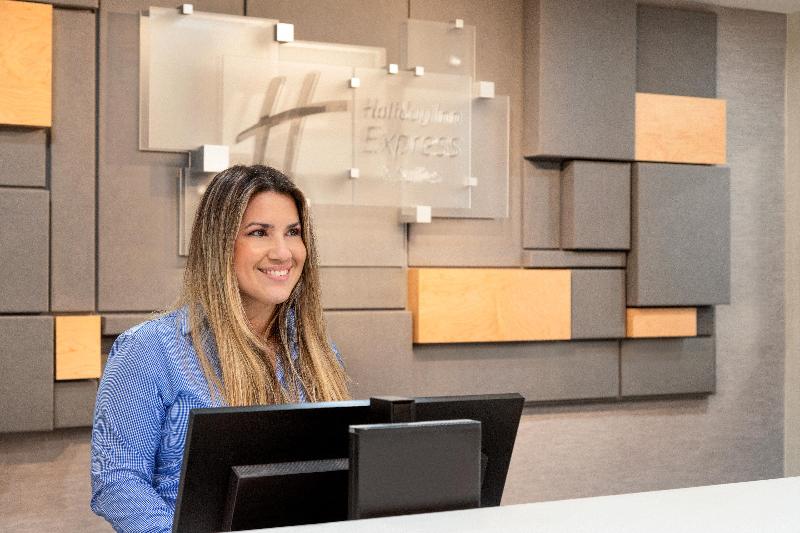 فندق Holiday Inn Express & Suites Pembroke Pines Sheridan St, An Ihg