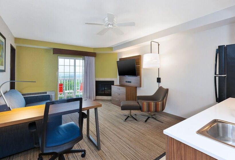 Holiday Inn Express Hotel & Suites Petoskey, An Ihg