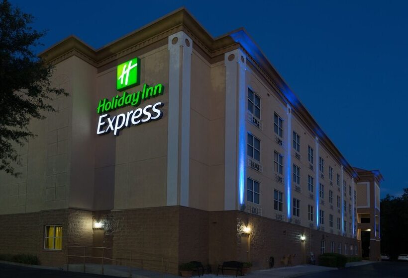 בית מלון כפרי Holiday Inn Express Suites Plant City By Ihg