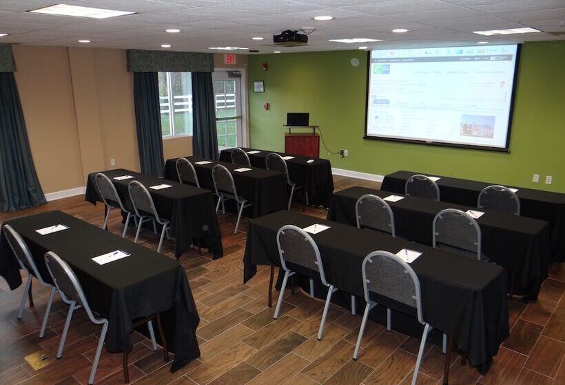 Holiday Inn Express Hotel & Suites Salisbury   Delmar, An Ihg