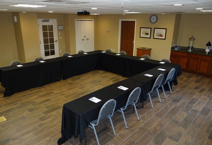 Holiday Inn Express Hotel & Suites Salisbury   Delmar, An Ihg