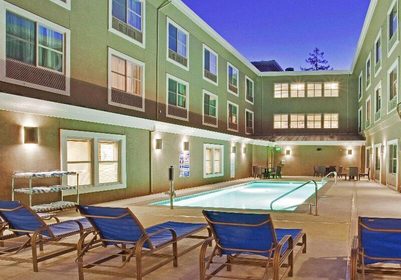 Holiday Inn Express Hotel & Suites Santa Cruz, An Ihg