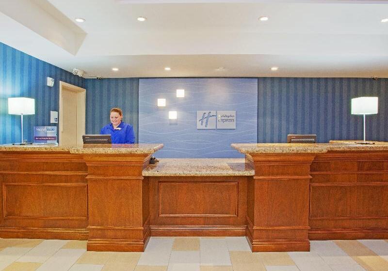Holiday Inn Express Hotel & Suites Santa Cruz, An Ihg