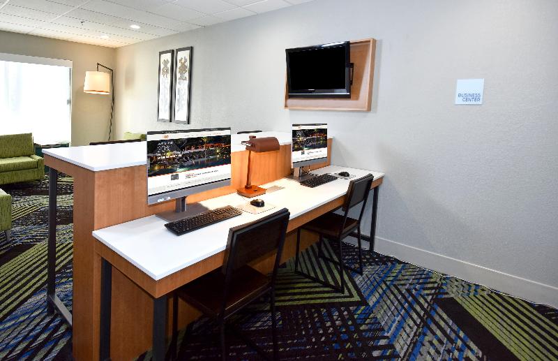 Holiday Inn Express Hotel & Suites Selma, An Ihg