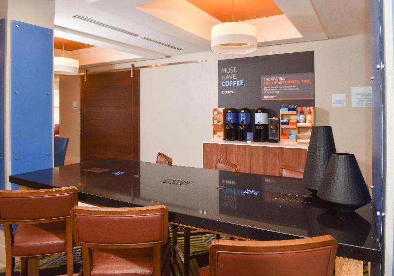 Holiday Inn Express Hotel & Suites Selma, An Ihg