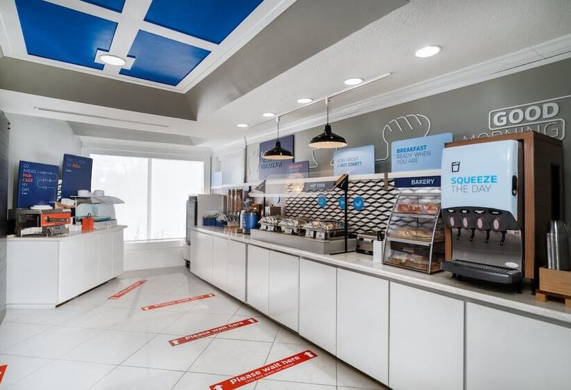 Holiday Inn Express Hotel & Suites Magee By Ihg