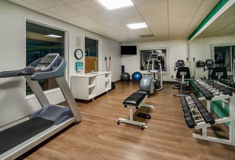 Holiday Inn Express Hotel & Suites Magee By Ihg