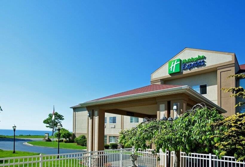 Holiday Inn Express Hotel & Suites Saint Joseph, An Ihg