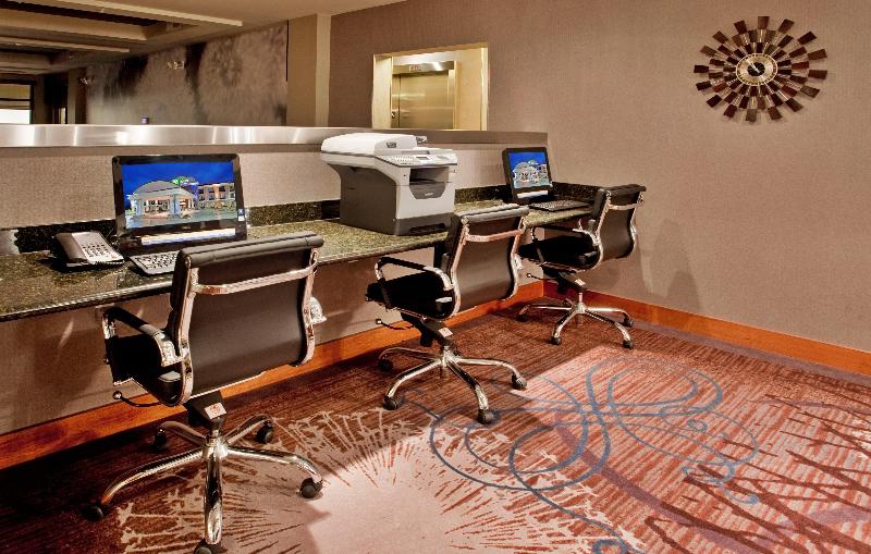 Holiday Inn Express Hotel And Suites Saint Robert, An Ihg