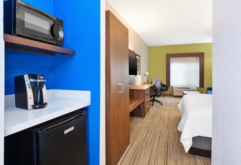 בית מלון כפרי Holiday Inn Express And Suites Three Rivers, An Ihg