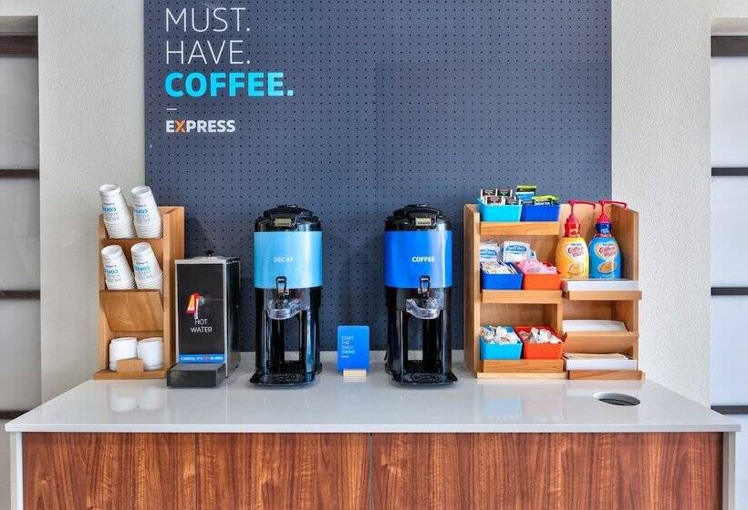 בית מלון כפרי Holiday Inn Express And Suites Three Rivers, An Ihg