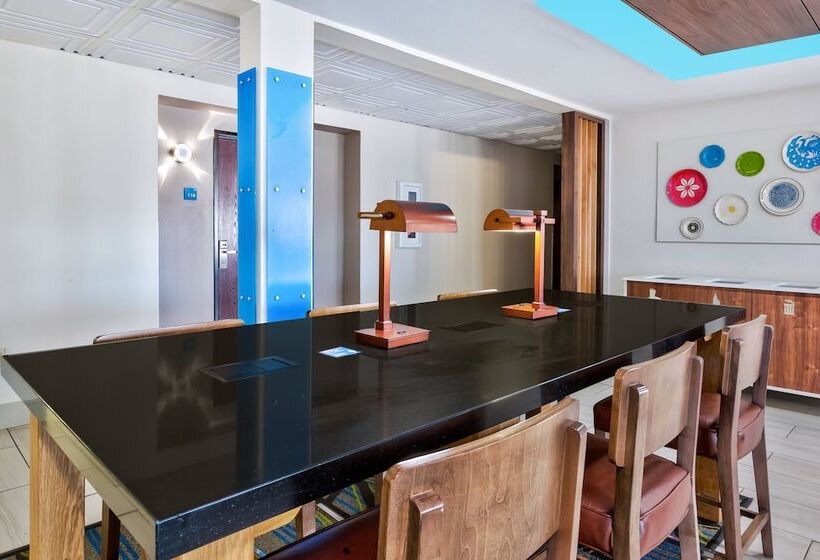 בית מלון כפרי Holiday Inn Express And Suites Three Rivers, An Ihg