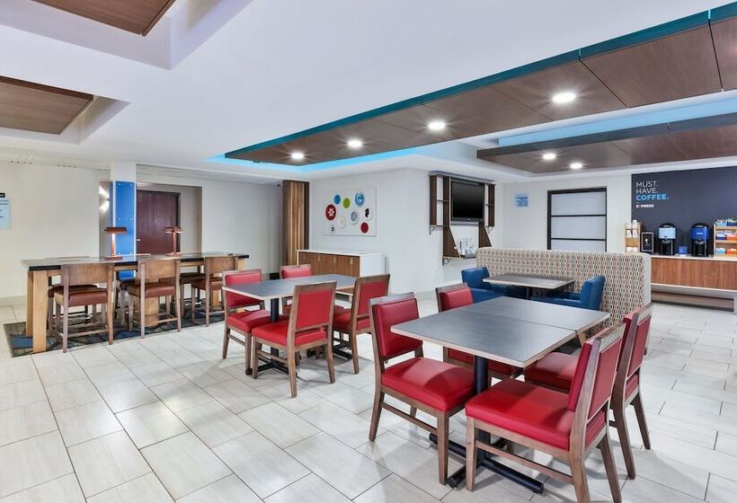 בית מלון כפרי Holiday Inn Express And Suites Three Rivers, An Ihg