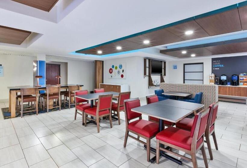 בית מלון כפרי Holiday Inn Express And Suites Three Rivers, An Ihg