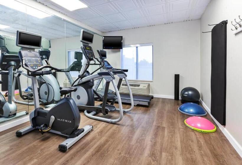 בית מלון כפרי Holiday Inn Express And Suites Three Rivers, An Ihg