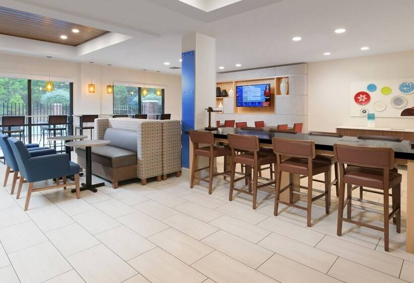 Holiday Inn Express Hotel & Suites Camden By Ihg