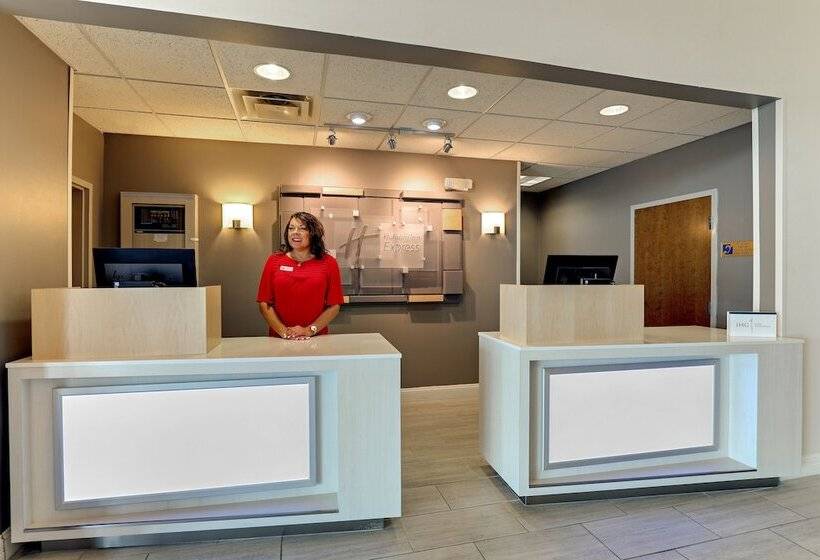 فندق Holiday Inn Express Campbellsville, An Ihg