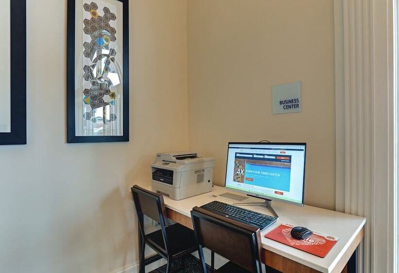 فندق Holiday Inn Express Campbellsville, An Ihg