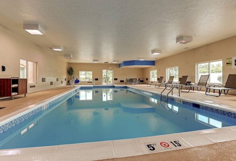 בית מלון כפרי Holiday Inn Express Campbellsville, An Ihg