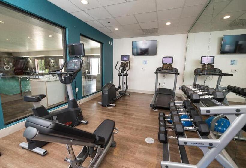 Holiday Inn Express Hotel & Suites Clinton, An Ihg