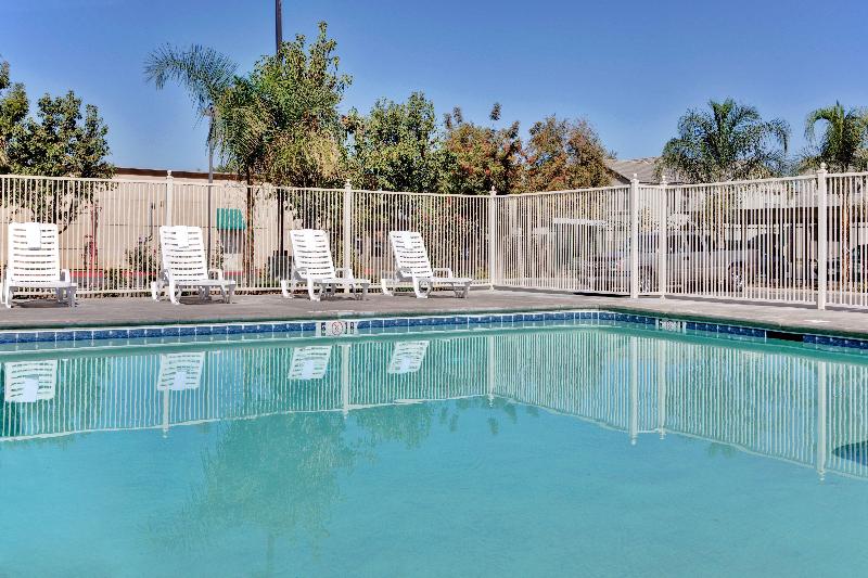 فندق Holiday Inn Express Delano By Ihg