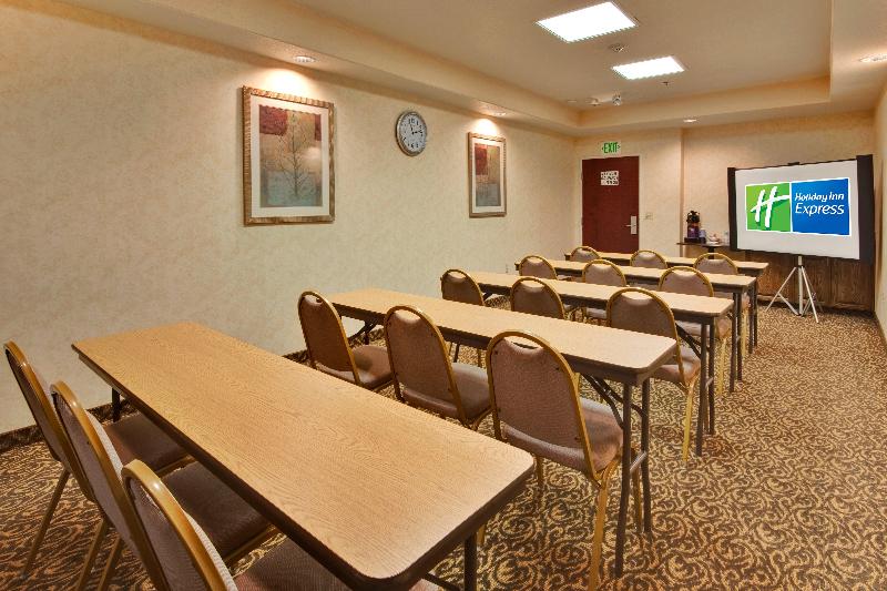 فندق Holiday Inn Express Delano By Ihg