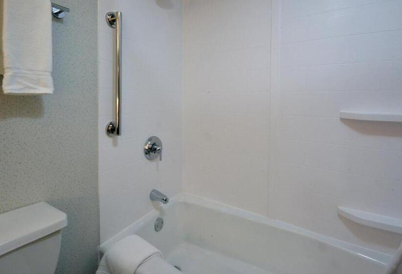 هتل Holiday Inn Express Durham, An Ihg