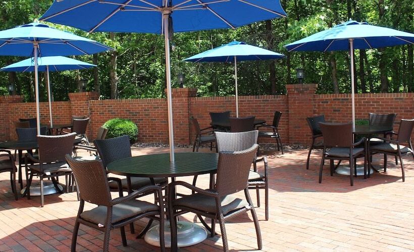 Отель Holiday Inn Express Forest City, An Ihg