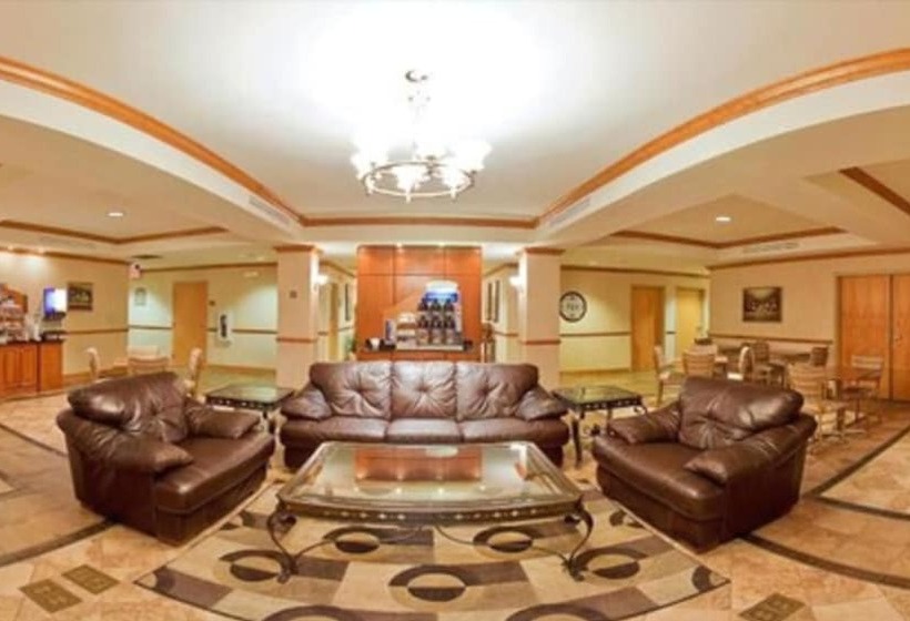 Отель Holiday Inn Express Forest City, An Ihg
