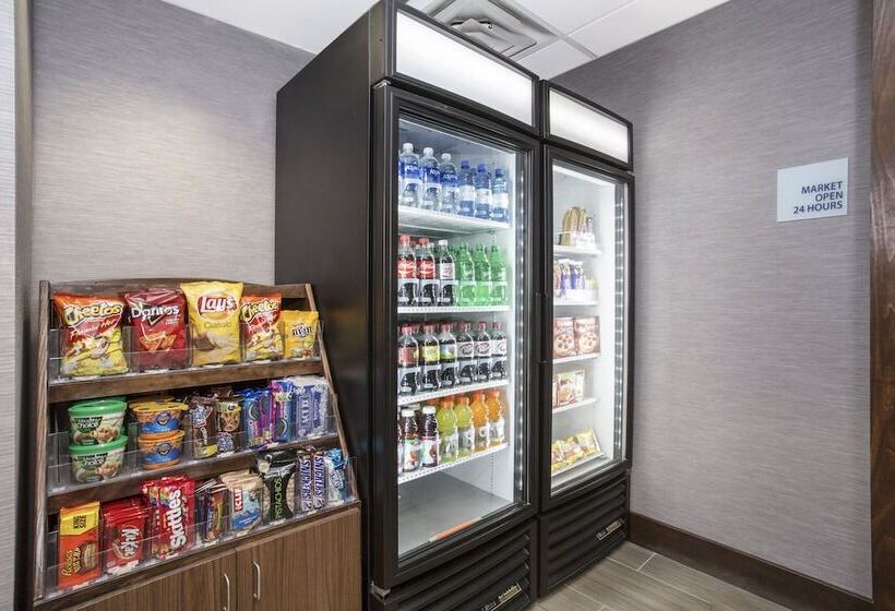 فندق Holiday Inn Express Kansas City   At The Legends!, An Ihg