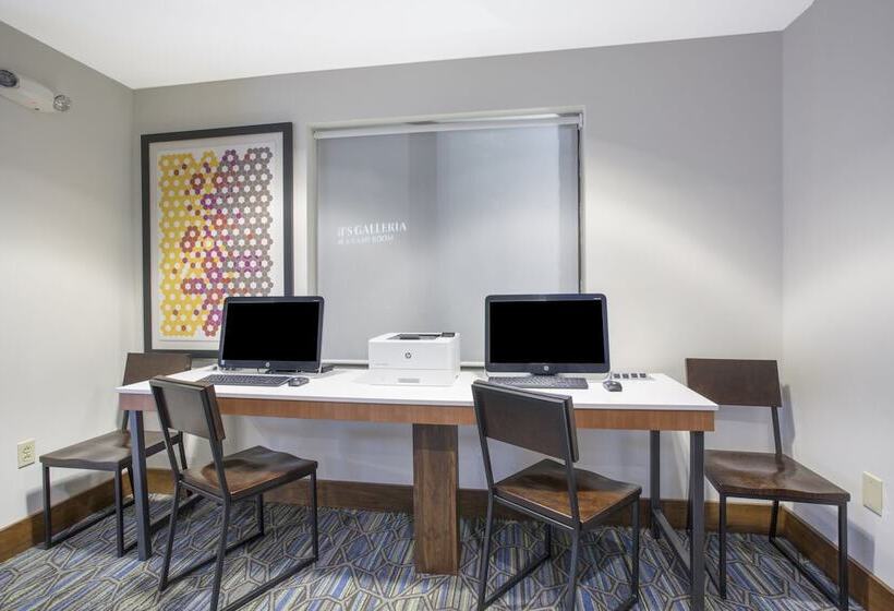 فندق Holiday Inn Express Kansas City   At The Legends!, An Ihg