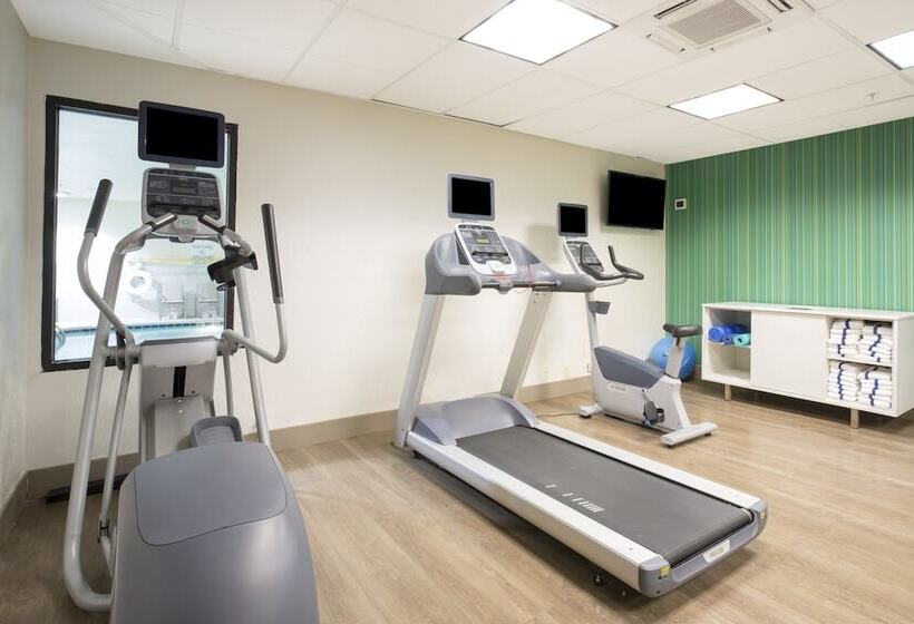 فندق Holiday Inn Express Kansas City   At The Legends!, An Ihg