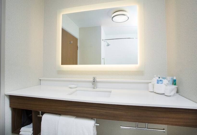 فندق Holiday Inn Express Kansas City   At The Legends!, An Ihg