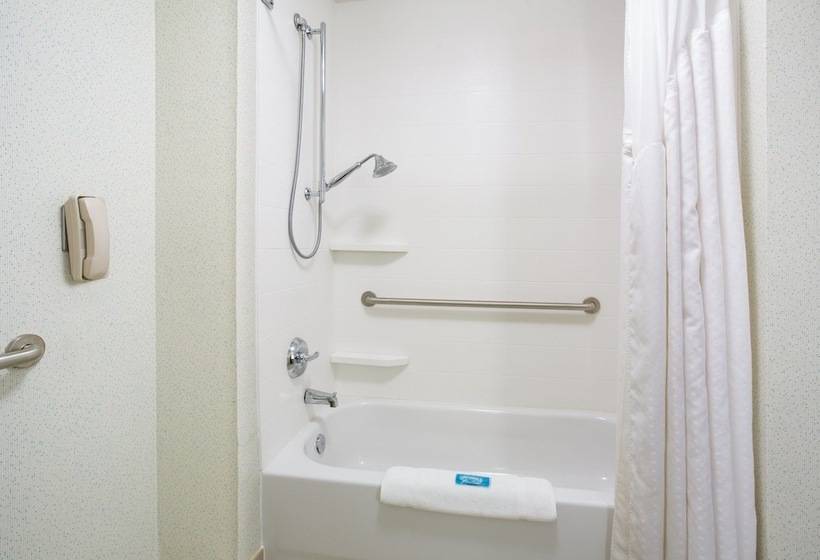 فندق Holiday Inn Express Kansas City   At The Legends!, An Ihg