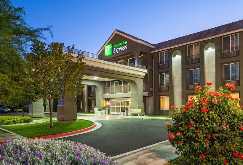 هتل Holiday Inn Express Lancaster, An Ihg