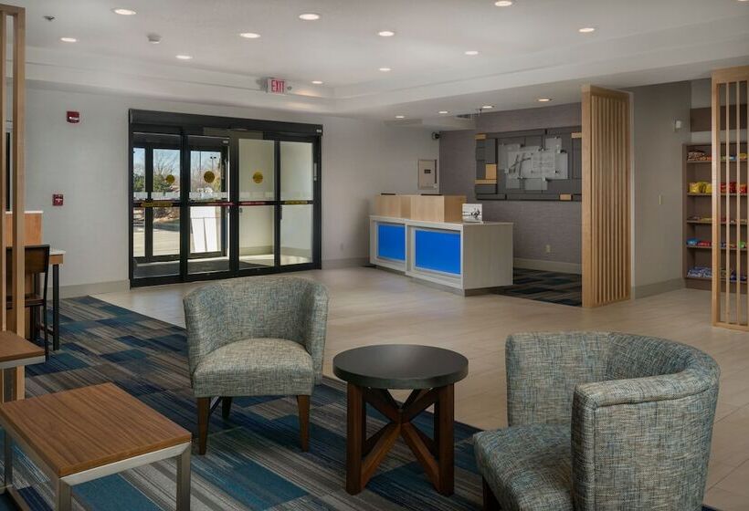 בית מלון כפרי Holiday Inn Express Lawrence, An Ihg