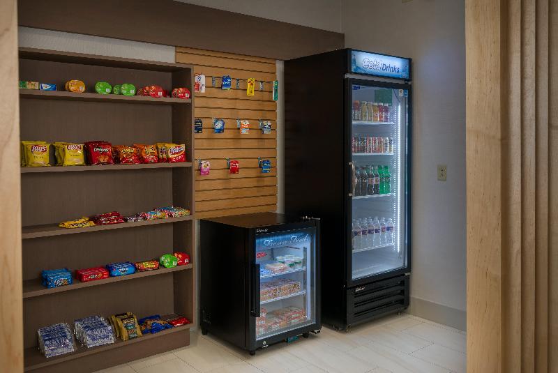 בית מלון כפרי Holiday Inn Express Lawrence, An Ihg