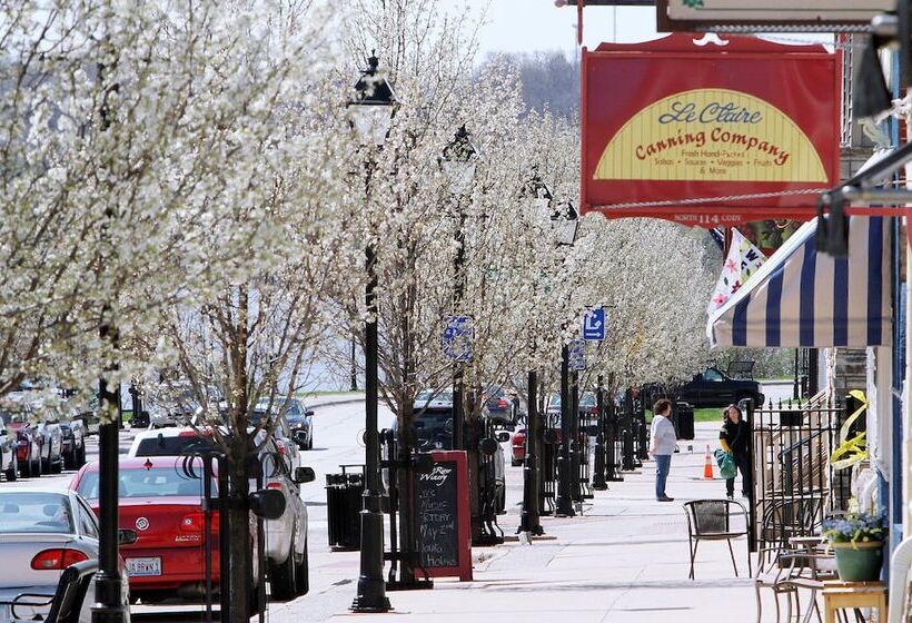 호텔 Holiday Inn Express Le Claire Riverfront Davenport, An Ihg